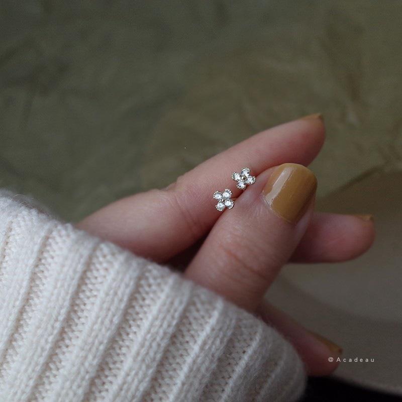 14K Gold-Plated Sterling Silver Mini Four-Leaf Clover Zircon Stud Earrings for Women and Students. Gold Pair (with Earplugs)