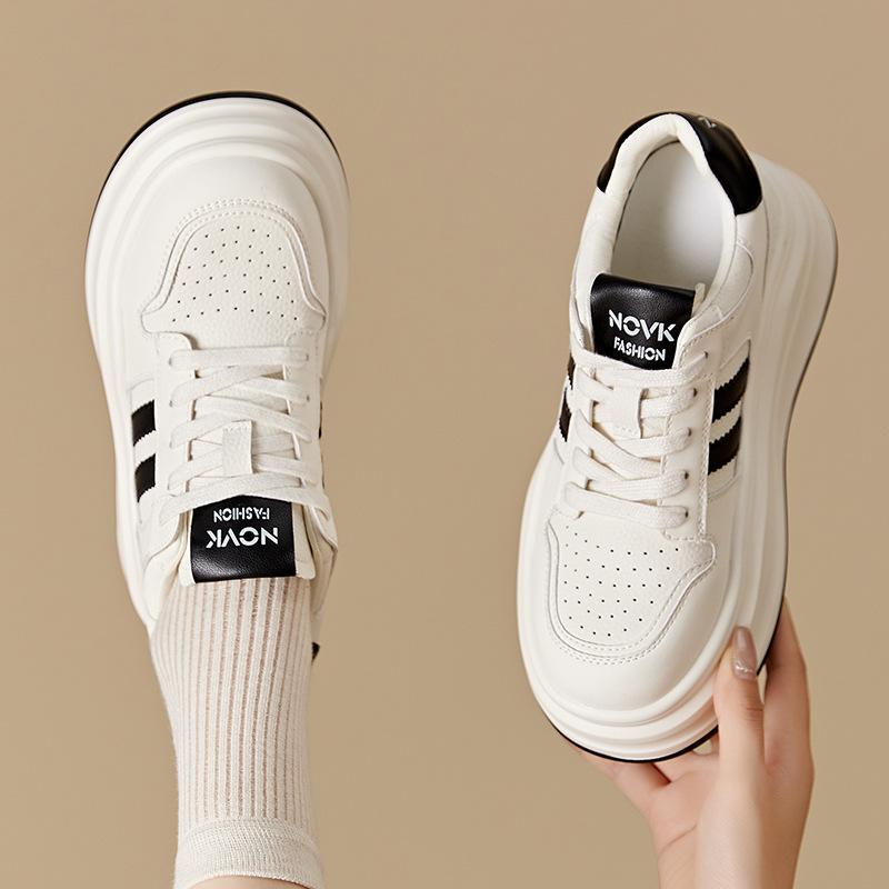 Thick-soled inner height-increasing sports shoes Lightweight women's casual little white shoes women's 2025 new women's shoes Soft soles are not tiri