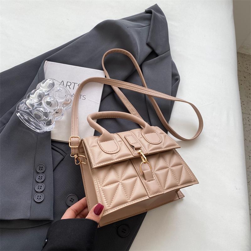 2025 Korean Version Summer New Fashion Simple Shoulder Casual Foreign Fashion Portable Messenger Bag Retro Small Square Bag