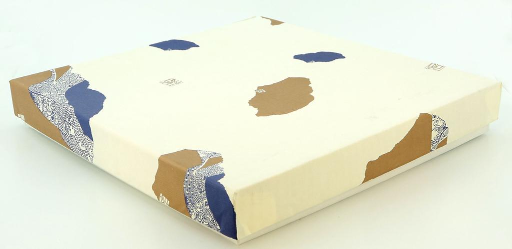 Kutani Ware by Takatomo Size Serving Plate with Round Polka Kawai, 7.3, Dots, K9-342