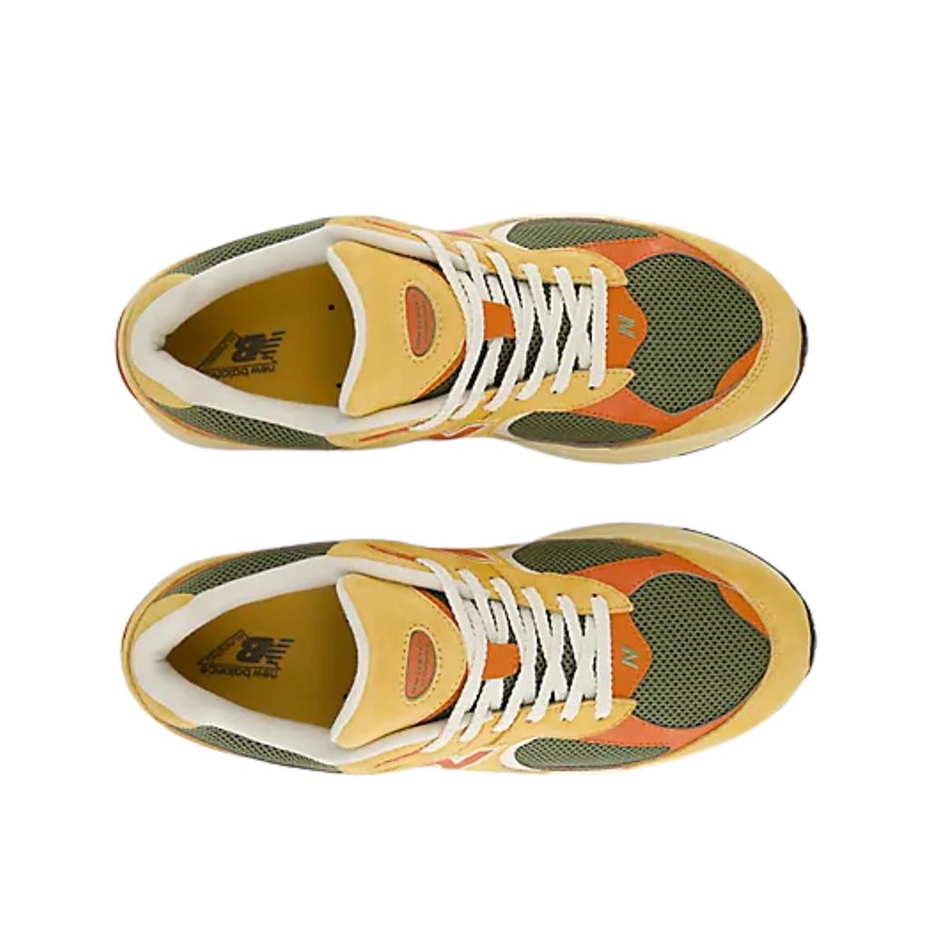 New Balance 2002R Dried Apricot Dark Olivine Unisex Sneakers Yellow Infield-Clay U2002RPB