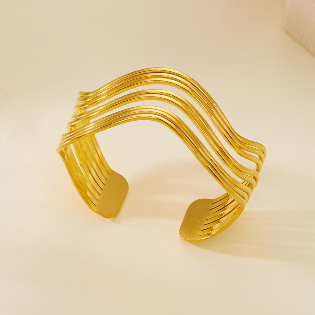 Exquisite Stainless Steel Geometric Hollow Cuff Bracelets for Women Vintage Gold Color Flower Bracelets Wedding Party Jewelry