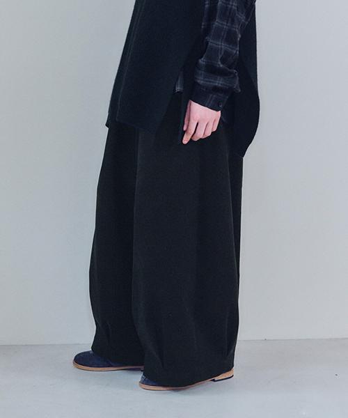 Mallen Unisex Tuck Balloon Pants Black