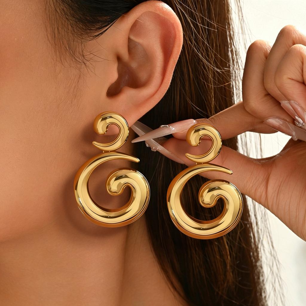 European and American Jewelry, Geometric Light Luxury Metal C-shaped Glossy Design Earrings, Versatile High-end Niche Earrings, Women