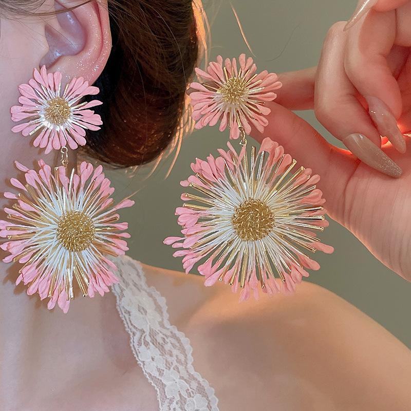 Silver Needle Flower Mesh Fringed Stud Earrings Fresh and Sweet Seaside Vacation Style Earrings Fashionable Versatile Atmosphere Earrings