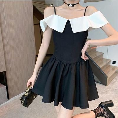 Summer New French Niche Retro Chic Hepburn Style Small Black Dress Waist Hong Kong Style Word Shoulder Suspender Dress