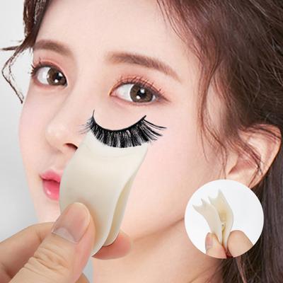 1/2Pcs Eyelash Tweezer Portable Clamp Tightly ABS Women Makeup Fake Eyelashes Auxiliary Clip Cosmetic Tool for Daily Use