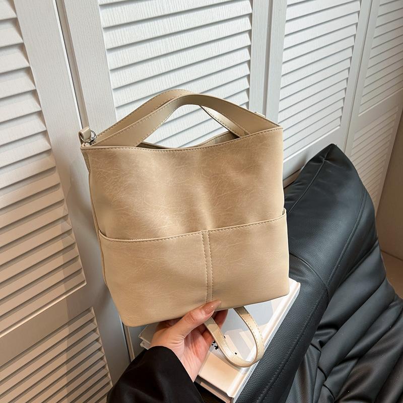 Popular versatile handbag bag women's new autumn and winter retro shoulder messenger bag commuter bucket bag