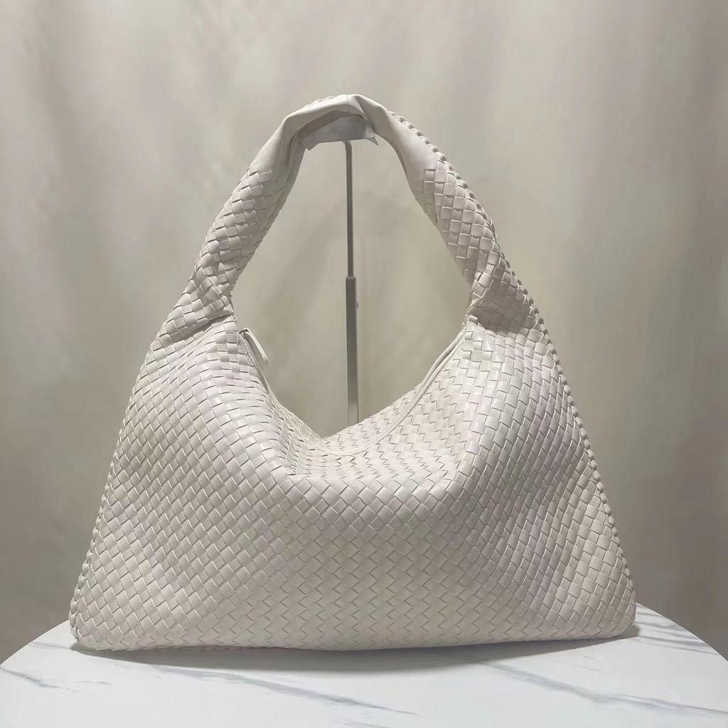 2026 Handwoven Retro Monk Bag: Chic, Fashionable Design for Daily Commute
