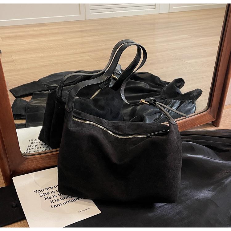 

Women s bag matte leather large-capacity bag 2025 new autumn and winter tide retro tote bag casual large-capacity underarm bag