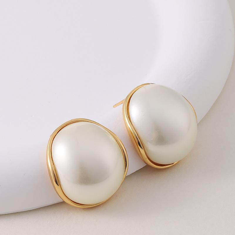 French Style Irregular Oval Pearl Stud Earrings for Women - High-End Light Luxury Niche Design Bestseller.
