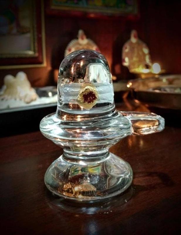 

TreegoArt Crystal Shivling, Pure Crystal Lingam for Home Pooja Decorative Showpiece - Pack Of 1 (2 inch Crystal Shivling) 2 Inches чистий
