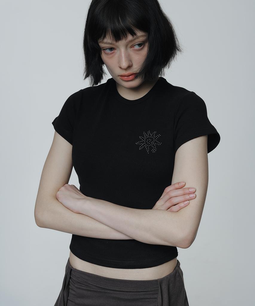 Lomaentinueo Sunrise Slim-Fit Cropped Cotton T-Shirt (Black)