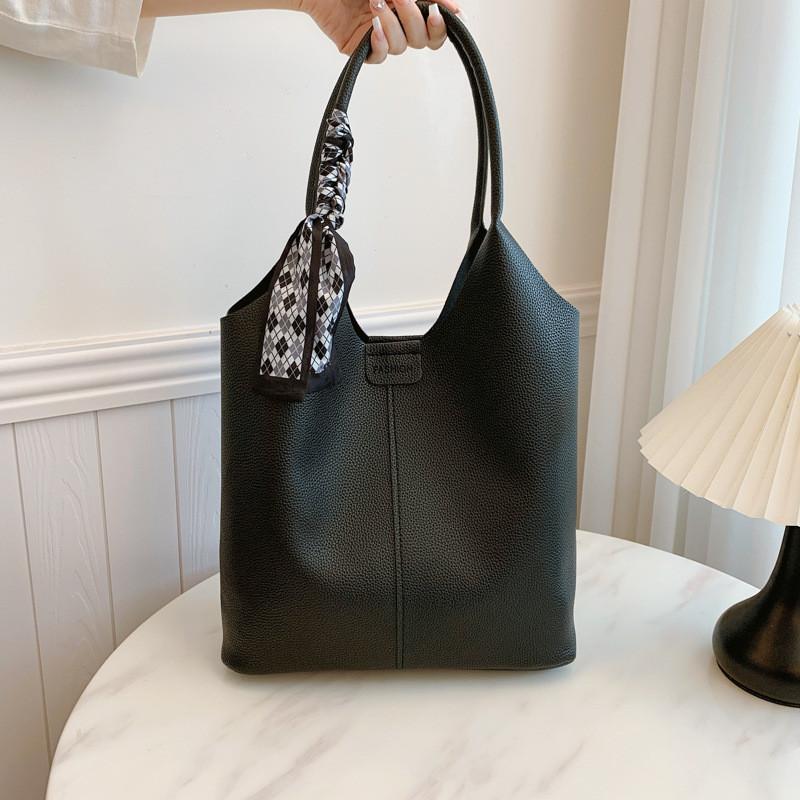 Fashionable Medium Sized Tote Bag Elegant And Chic Single Shoulder Crossbody Purse For Work