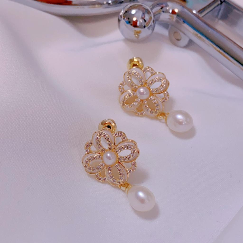 Retro literary design earrings natural pearl four-leaf flower enamel earrings stud earrings femininity silver needle zircon inlay