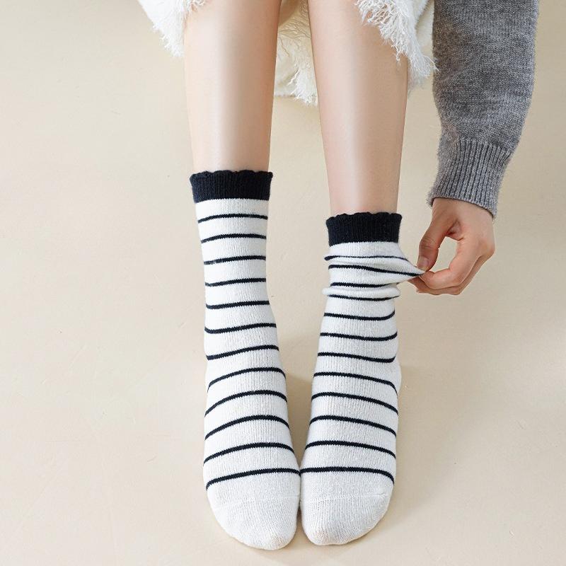 Thick and Warm Wool Socks for Women in Autumn and Winter, White Postpartum Winter Striped Trendy Socks, Dui Dui Socks