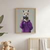 Plakat Lama W Fioletowym Hoodie Z Aparatem Plakat Lama W Fioletowym Hoodie Z Aparatem, 30X40 Cm, Bez Ramy, Płótno Premium Na Blejtramie