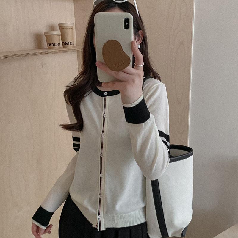 

Женский легкий кардиган из 50% шерсти и 50% шелка Mulberry — универсальный трикотаж на все 4 сезона для комфорта и стиля в любое время года L белый