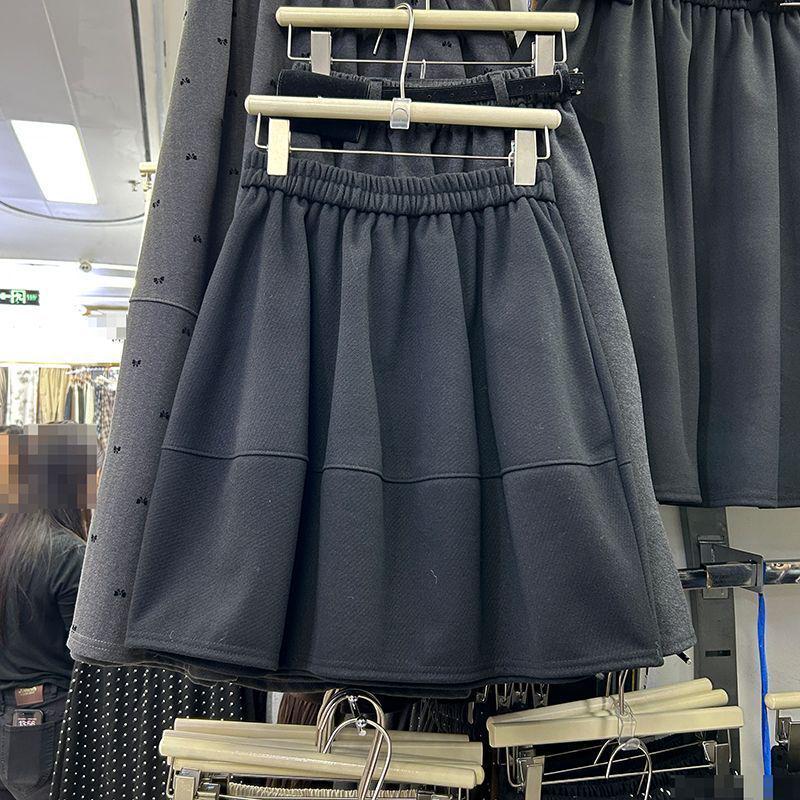 

Gray Woolen A-Line Mid-Length Skirt for Women - Autumn/Winter 2026 Collection M (40-50 kg)