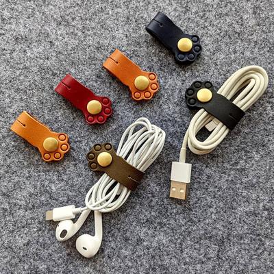 Katzenpfoten-Kabel-Organizer Clip-On Kabelwickler für Kopfhörer Ladegeräte Datenkabel Hält Schreibtisch ordentlich Kunstleder Praktisches Schreibtischzubehör