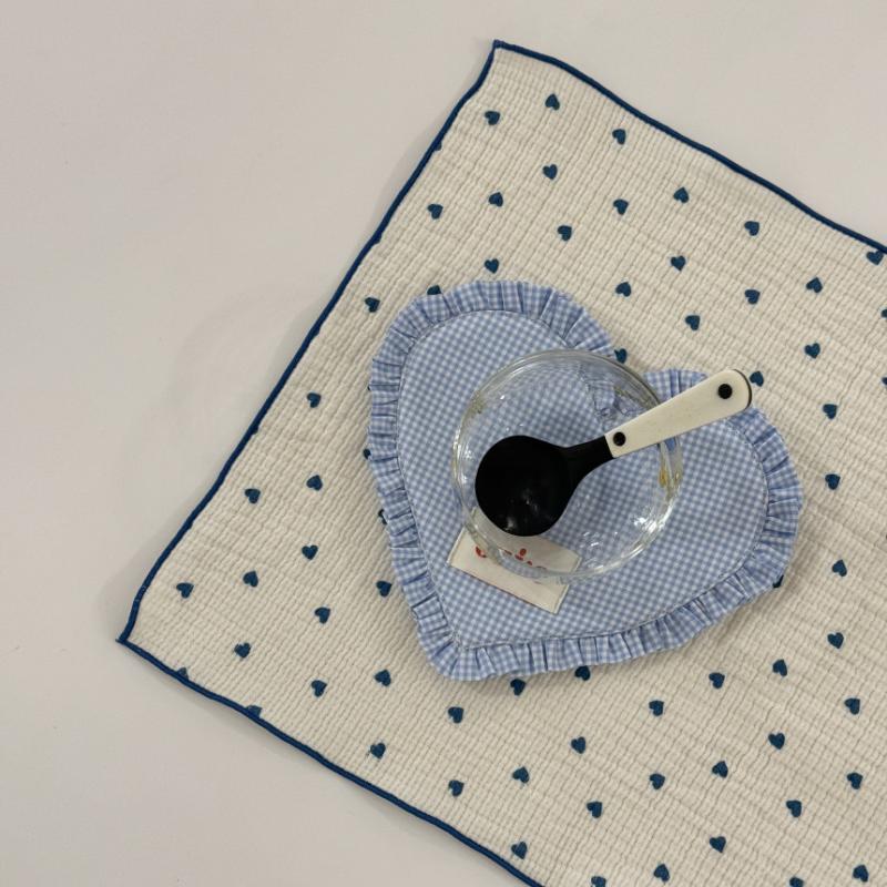 1Pcs Ins Heart-Shaped Plaid Meal Mat With Pleated Lace Cute Bowl Mats Portable Cotton Insulation Pad Mat Home Decoration
