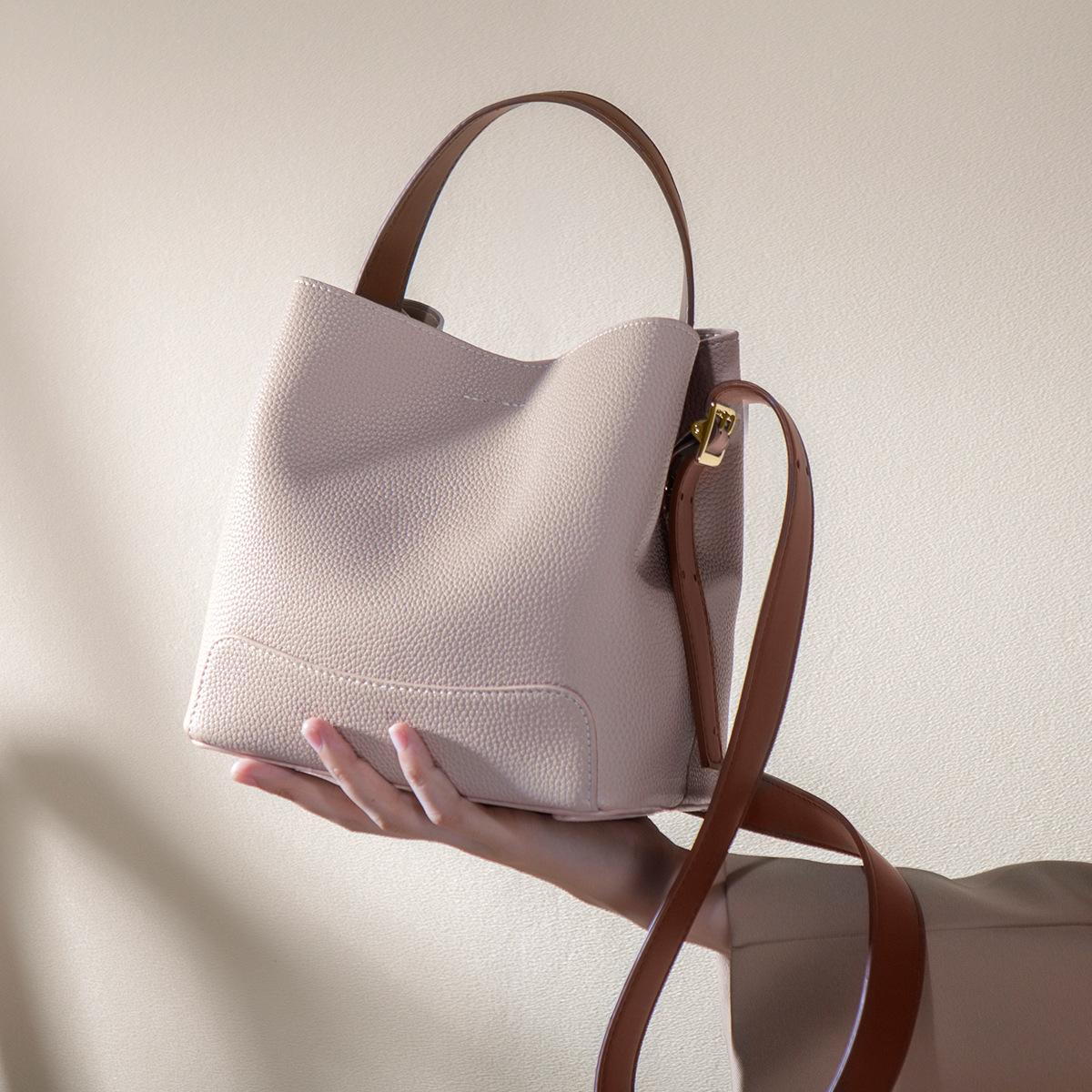 Women s Bag 2024 New Model High-End Bucket Bag Fashionable Shoulder Bag for Work Commuting Handheld Crossbody Bucket Bag хаки