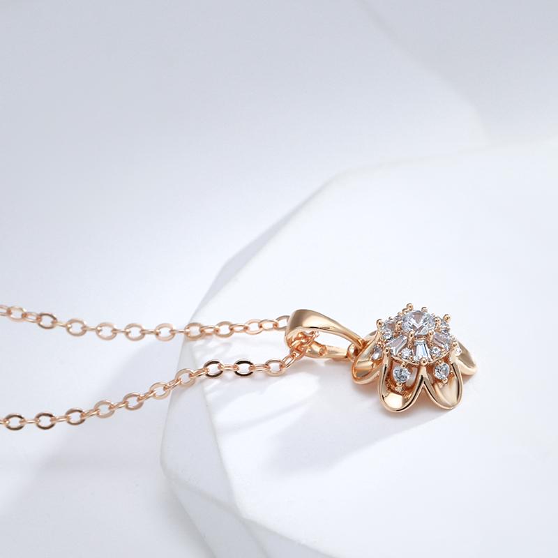 Rose Gold Color Crystal Flower Pendant Necklace For Women Natural Zircon Accessories Creative Daily Fine Jewelry