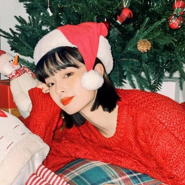 

Festive Santa Beard & Hat for Adults and Kids - Cute Christmas Headwear Gift One Size