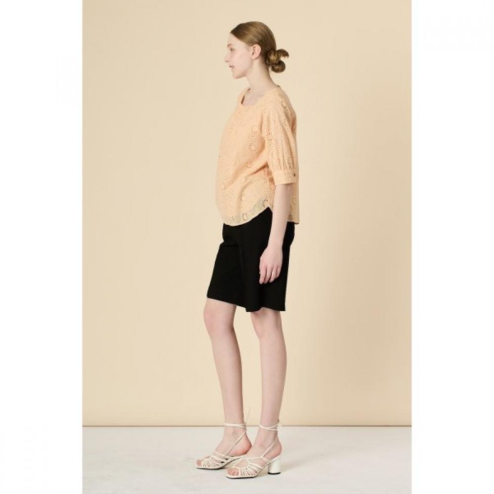 BCBG Raglan Embroidered Blouse B3m4b428