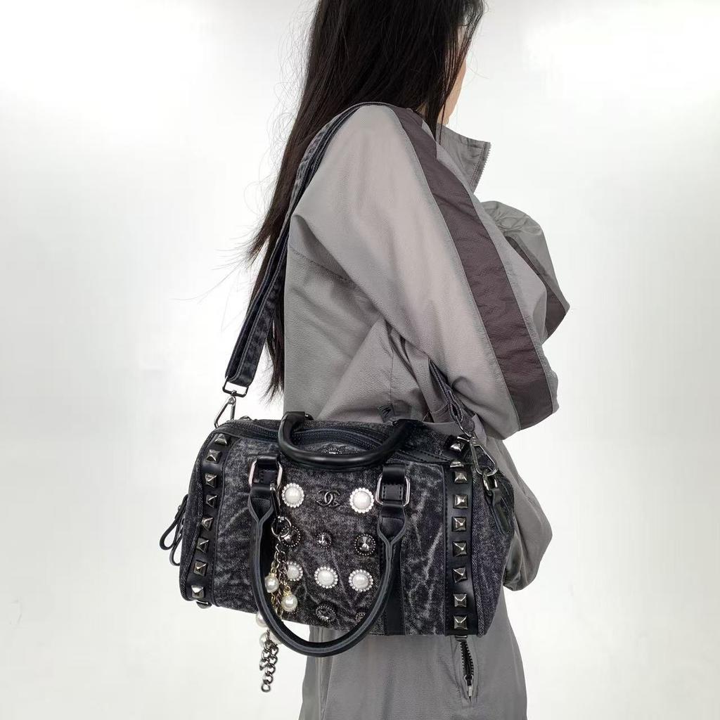 Washed Denim Diamond Jewelry Handbag Personalized Street Messenger Shoulder Bag