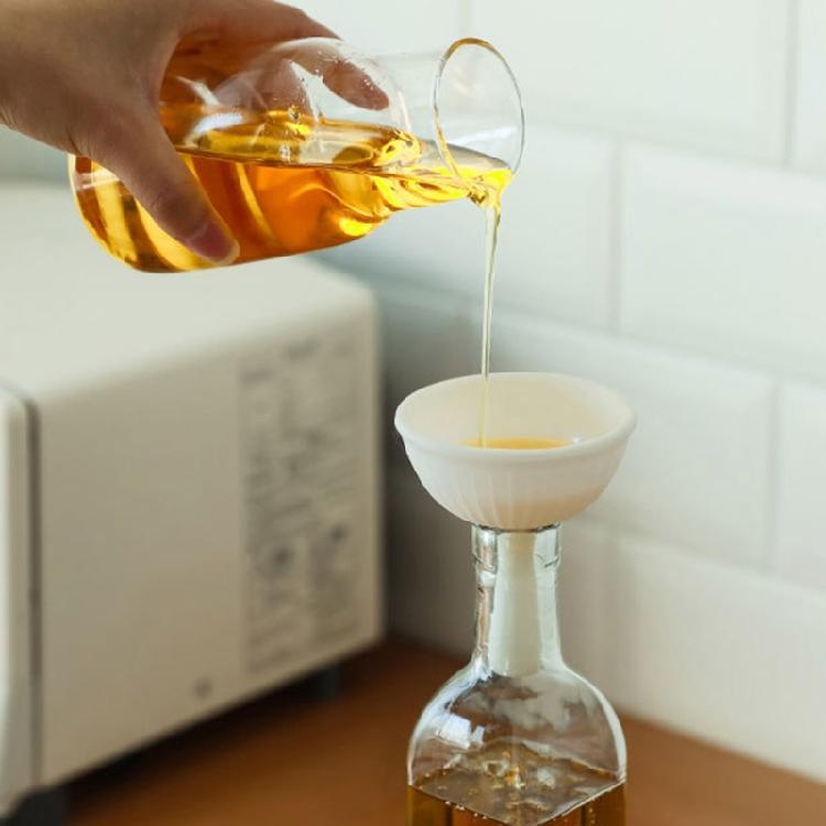 Funil Dobrável de Silicone à Prova de Vazamentos Grau Alimentício Ferramenta Multiuso para Cozinha Para Transferência de Líquidos Despejar Óleo Compacto para Armazenamento