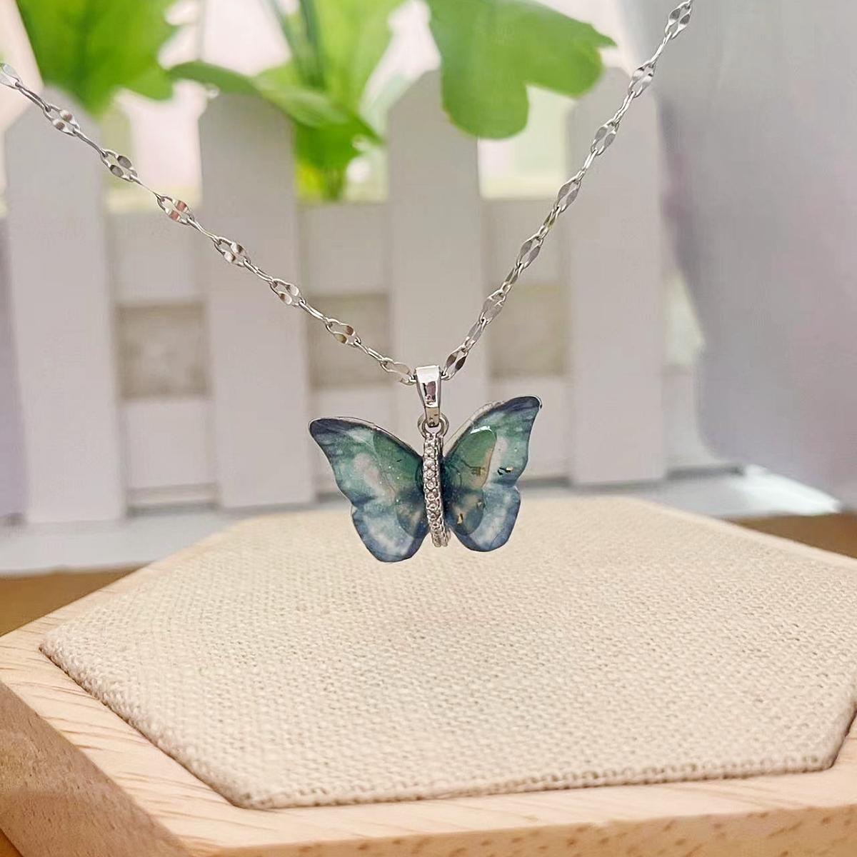 

1pcs High End feeling light luxury zircon gradient colorful butterfly fashion simple personality necklace