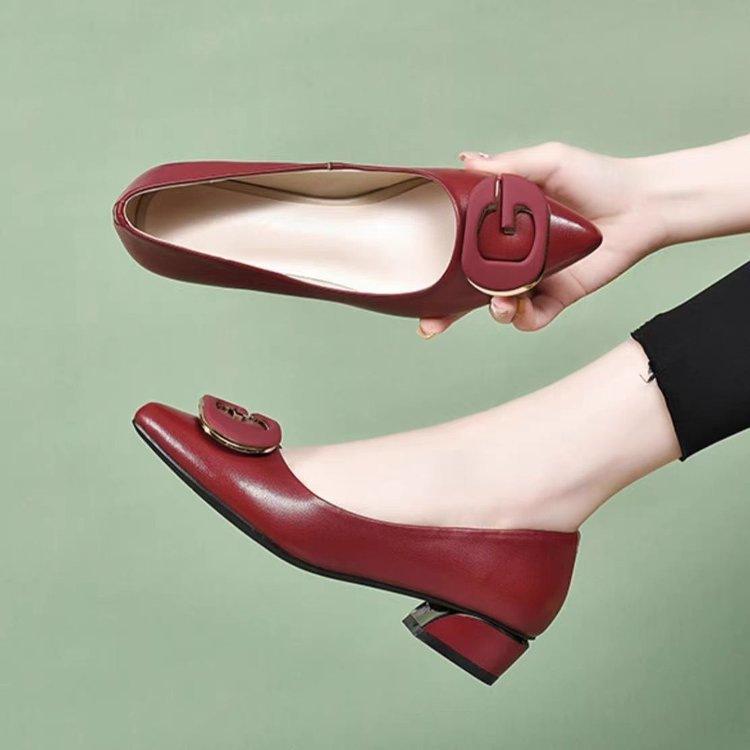 Thick heel single shoes autumn new shallow middle heel pointed ladyshoes Doudou shoes buckle four seasons shoes