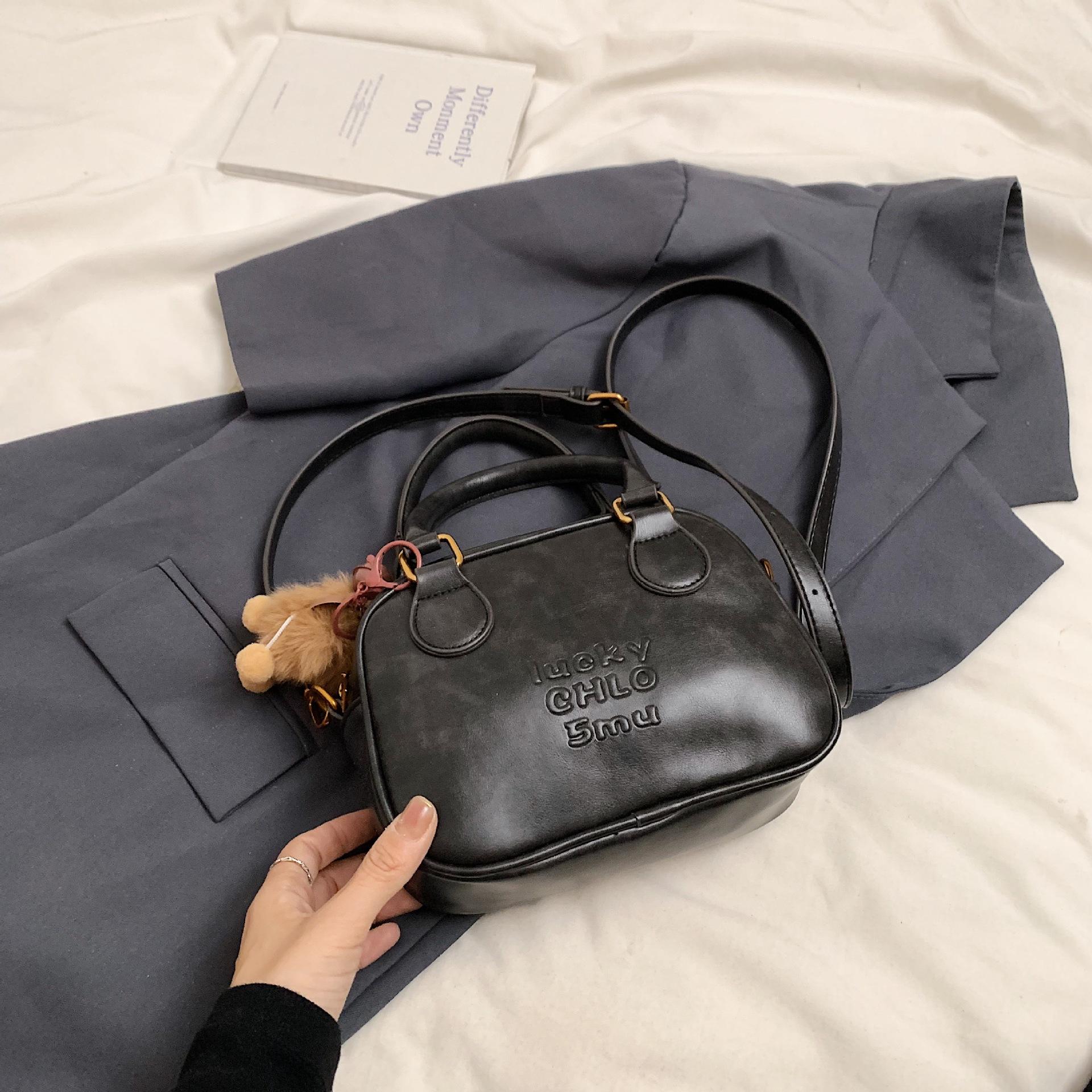 

Small Niche Retro Bowling Bag, New Fashionable Single Shoulder Crossbody Bag, High-end Texture Coffee Colored Handbag чёрный