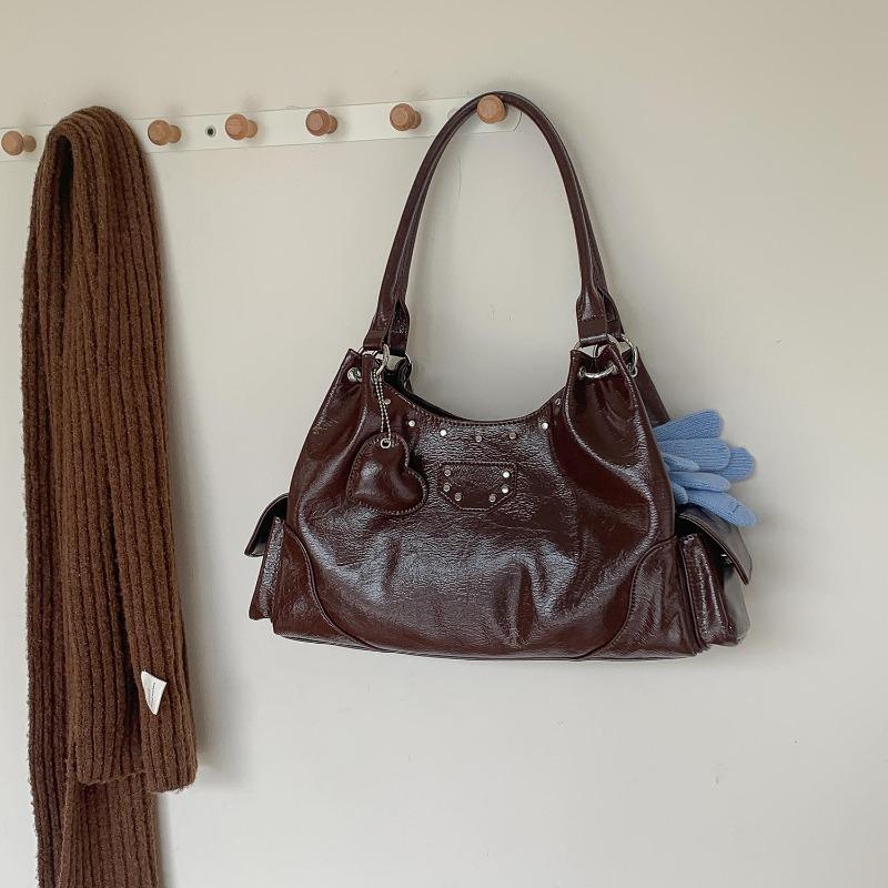Retro Commuter Bag, New Handbag, Large Capacity, Rivet Love, Fashionable Shoulder Bag.