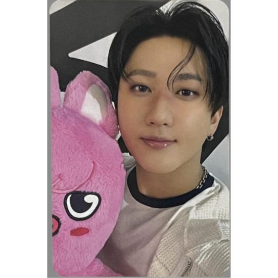 

Официальная фотокарточка StrayKids Changbin разноцветный