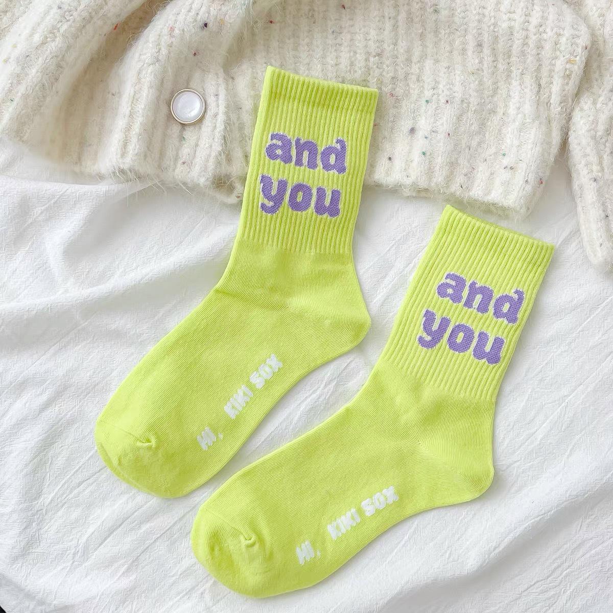 

Женские модные носки до середины икры - Удобные и дышащие, уличный стиль с дизайном в виде букв и смайликов для весны/лета One Size