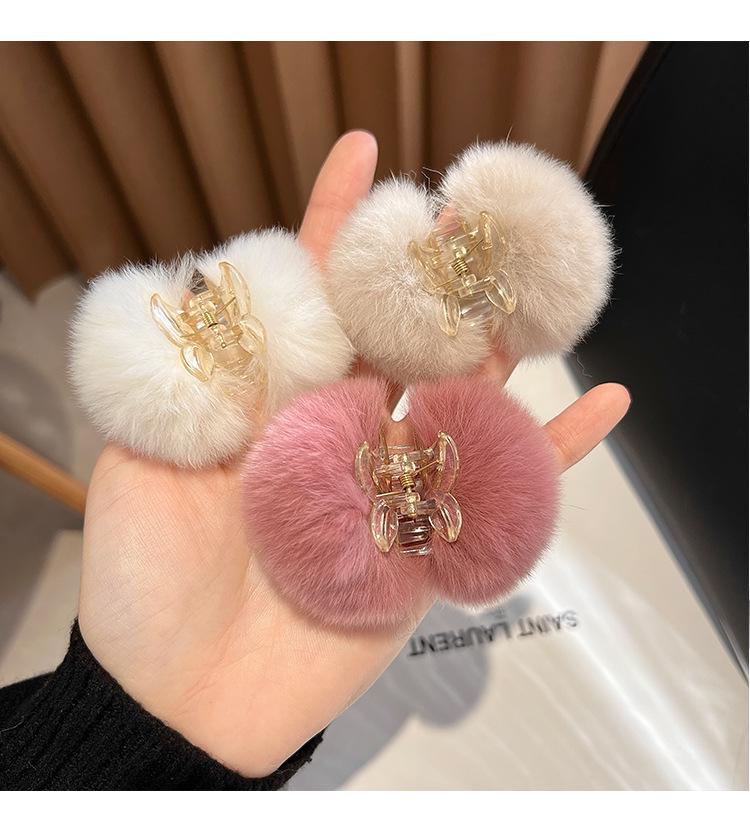 Cozy Fluffy Bunny Fur Hair Claws: Autumn Winter Plush Clips for Bangs & Ponytails.
