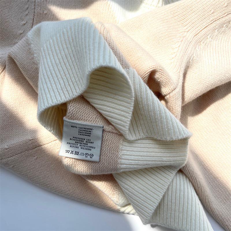 Women's College-Style Color-Block Cashmere Sweater, Loose Fit, Badge Detail, Round Neck, Long Sleeve - H Family New Arrival