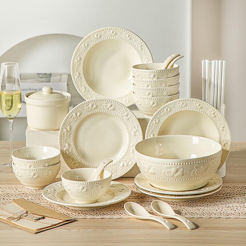 Kambach 11-Piece Embossed Ceramic Tableware Set