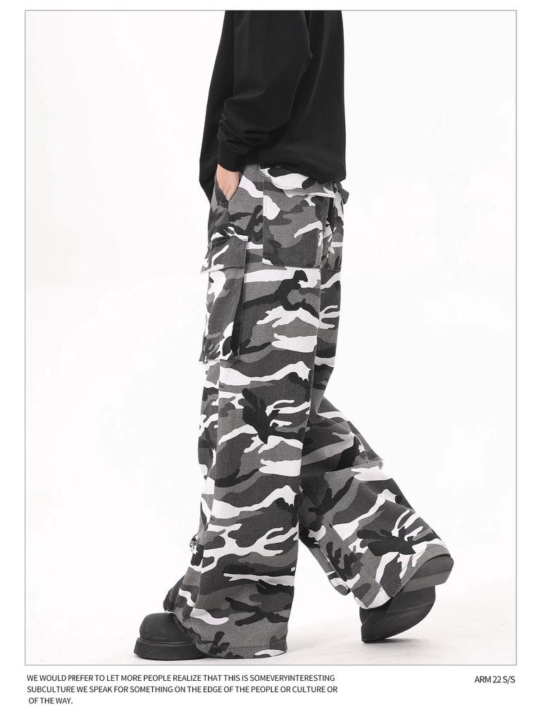 Men's Retro Hiphop Camouflage Cargo Pants: Loose, Straight-Leg, Multi-Pocket Design.