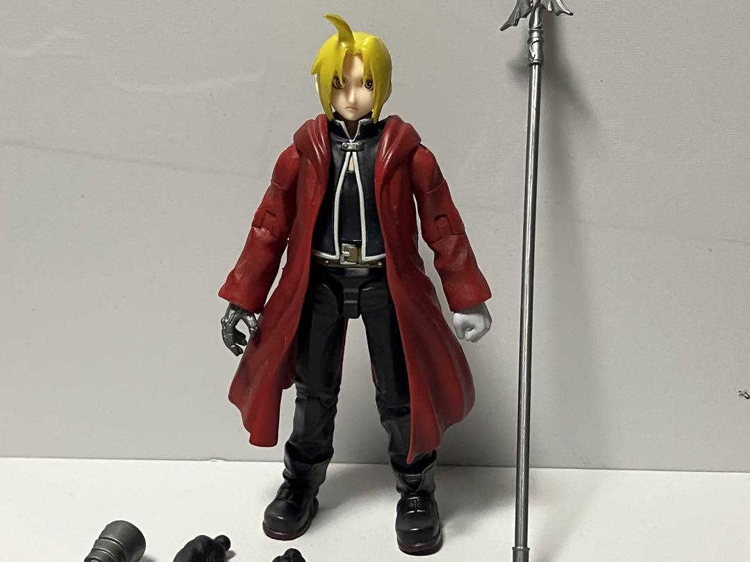 

[Б/У] Фигурка Эдварда Элрика из аниме «Стальной алхимик»