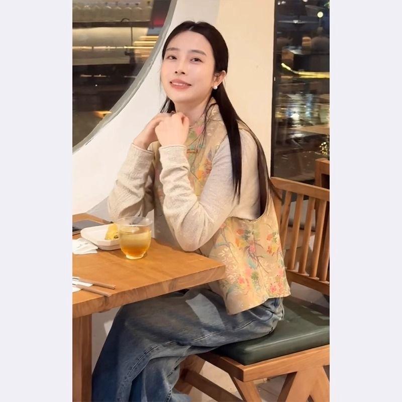 Temperament jacquard vest women's 2025 spring and autumn new luxury high-end stand-up collar buckle vest vest