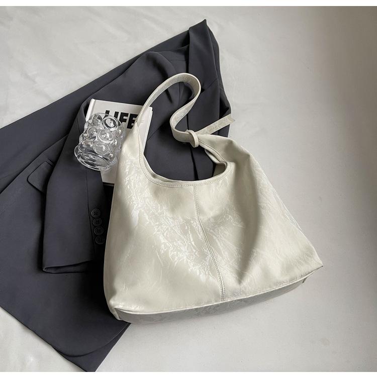 Korean version of the new tote bag large-capacity women's bag fashionable commuter shoulder underarm bag daily texture soft leather bag