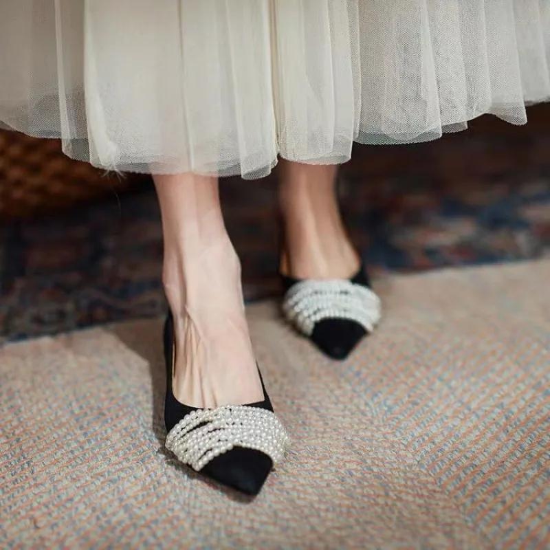 Spring and Summer Pearl Decorated Pointed Toe Breathable Casual Women's Shoes Fashion New Elegant Flat Shoes NO: 621-1