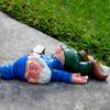Creative Dwarf Drunk Garden Gnome Patio Ornament Funny Rude Drunken Disorderly Statue Figurine Garden Accessories Decoration