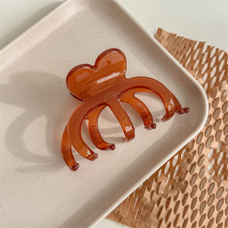 

Large Heart-Shaped Acrylic Updo Hair Clip for Women - Elegant Shark Clip