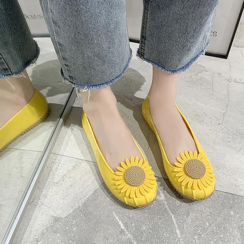 WTEMPO Four Seasons Trendy Jelly Rain Shoes Shallow Mouth Flat Heel Waterproof Beach Shoes Plastic Kitchen Work Shoes Women's Versatile Sandals