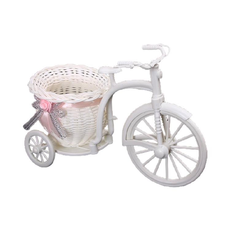 

Romantic Bicycle Decoration Nostalgic Rattan Tricycle Garden Photo Prop Ornament 1