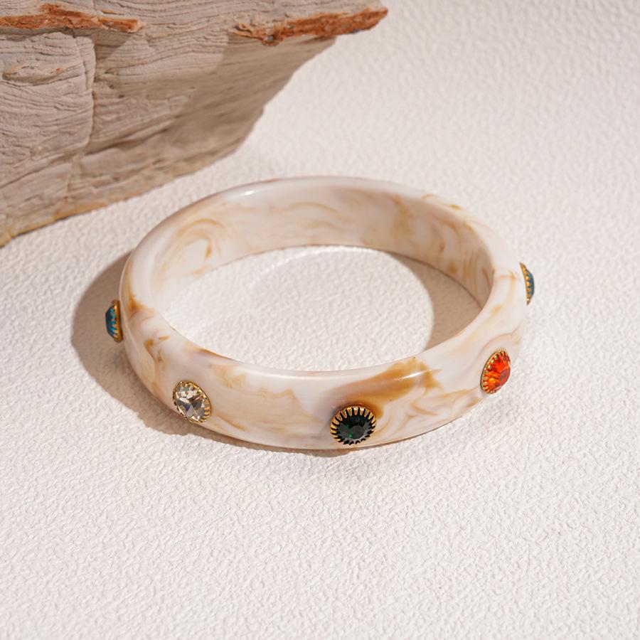 European and American Beige Irregular Geometric Resin Bracelet Light Luxury Temperament Bracelet Retro Exaggerated Jewelry Women